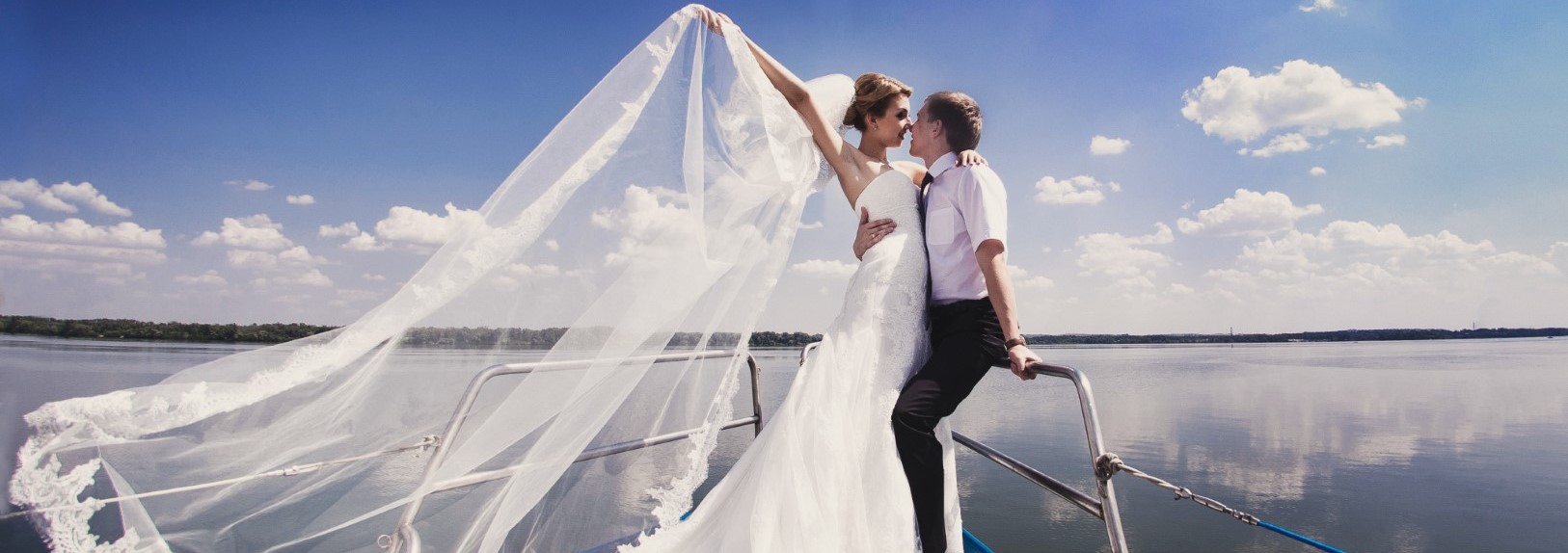Luxury private yacht weddings to 